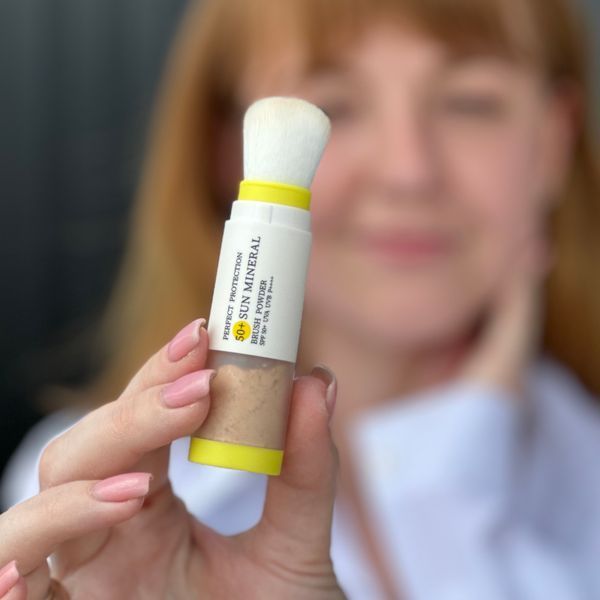 Сонцезахисна мінеральна пудра натуральна бежева з SPF 50+ Hillary Perfect Protection Sun Mineral Brush Powder SPF 50+, 4 г HI-08-570 фото