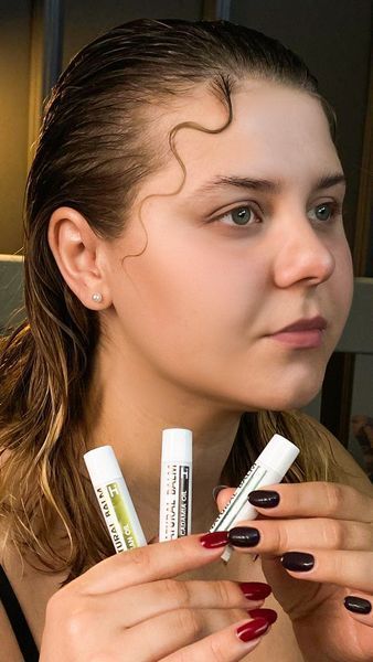 Живильний бальзам для губ з олією макадамії Hillary Natural Мacadamia Lip Balm, 5 г HI-05-698 фото